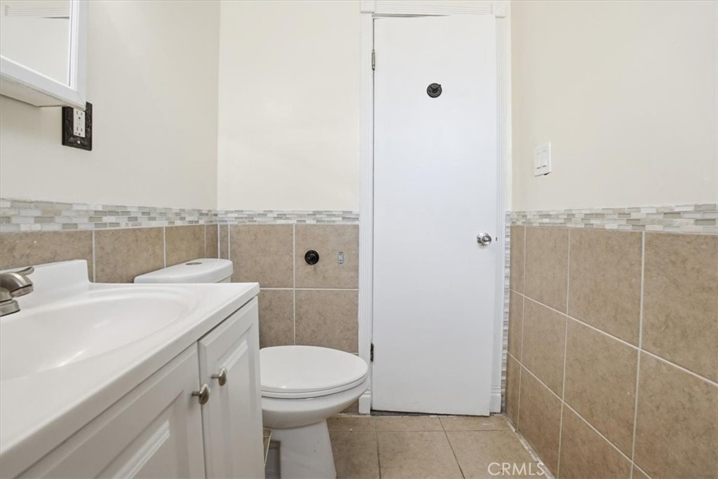 https://media.crmls.org/medias/dadf9c9d-b401-4e2b-bb54-4b711e68a047.jpg?preset=X-Large
