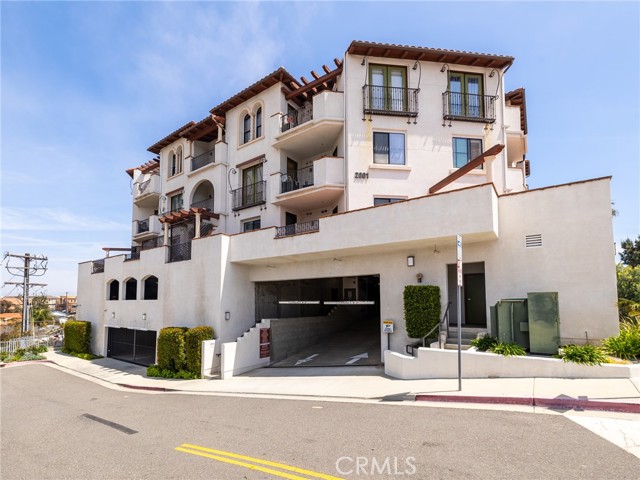 Detail Gallery Image 25 of 28 For 2001 Artesia Bld #413,  Redondo Beach,  CA 90278 - 1 Beds | 1 Baths