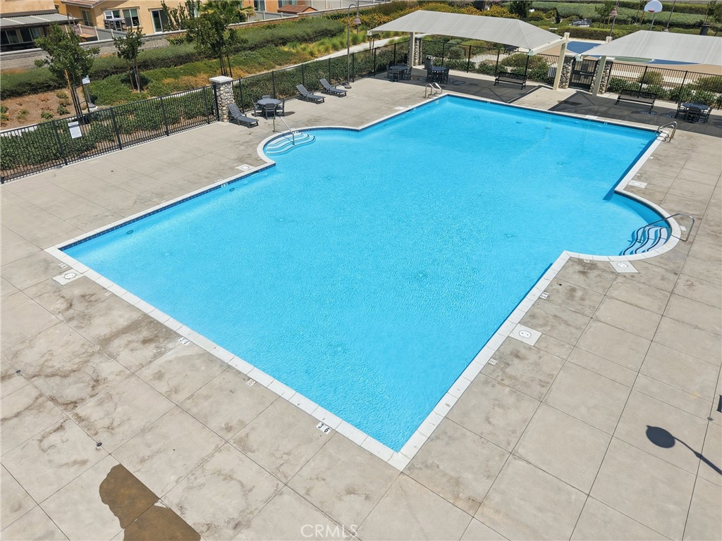 https://media.crmls.org/medias/dae01e56-4698-403a-b9ca-55a869cfba2f.jpg?preset=X-Large