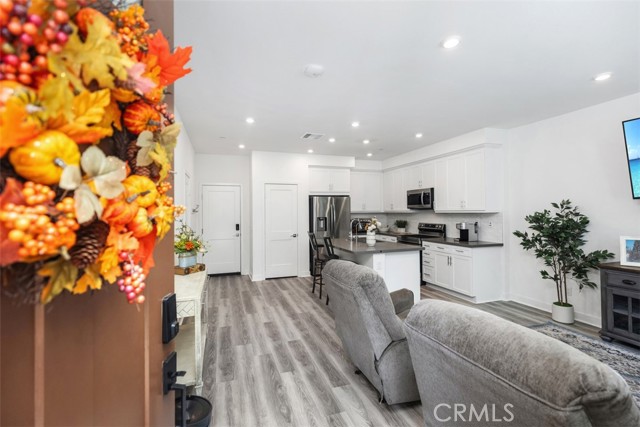 Detail Gallery Image 2 of 27 For 235 Hazel Dr, Rancho Mission Viejo,  CA 92694 - 2 Beds | 2/1 Baths