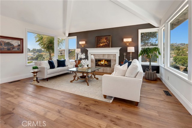 25252 Manzanita Drive, Dana Point CA: https://media.crmls.org/medias/dae07007-20bf-4ea7-9383-46a7bc93c011.jpg