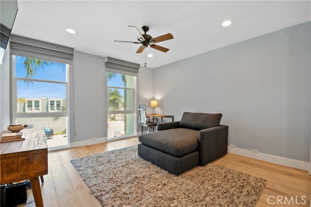 4062 Aladdin Drive, Huntington Beach CA: https://media.crmls.org/medias/dae25dc4-6db9-4715-8f3b-021c684c980e.jpg