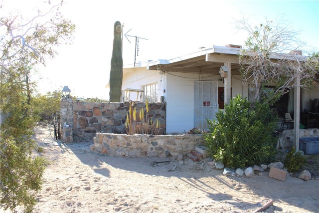 Detail Gallery Image 3 of 24 For 69601 Old Chisholm Trl, Twentynine Palms,  CA 92277 - 4 Beds | 2 Baths