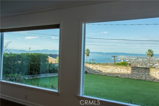 Detail Gallery Image 24 of 48 For 229 via Pasqual, Redondo Beach,  CA 90277 - 4 Beds | 4 Baths