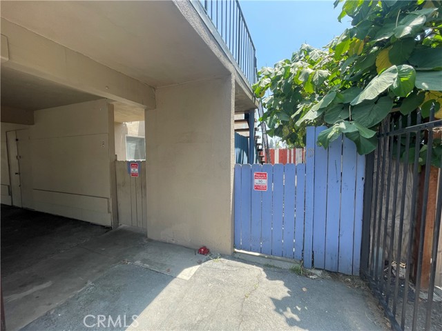 660 E 6Th Street, Azusa CA: https://media.crmls.org/medias/dae2b6be-1de5-4e80-8dcb-56f79491691c.jpg