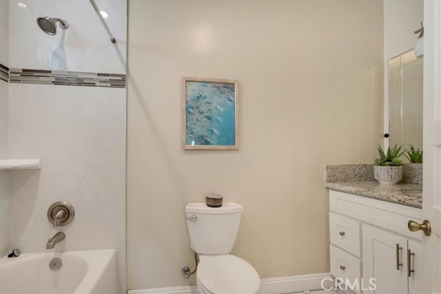 Detail Gallery Image 7 of 9 For 2913 Brighton Ave, Los Angeles,  CA 90018 - 4 Beds | 2/1 Baths