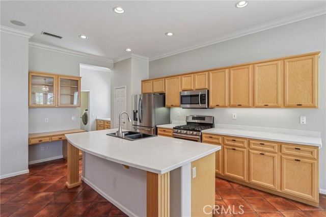 9302 Reserve Drive, Corona CA: https://media.crmls.org/medias/dae4b836-aacc-4ff0-91d2-589aa0b5cfed.jpg