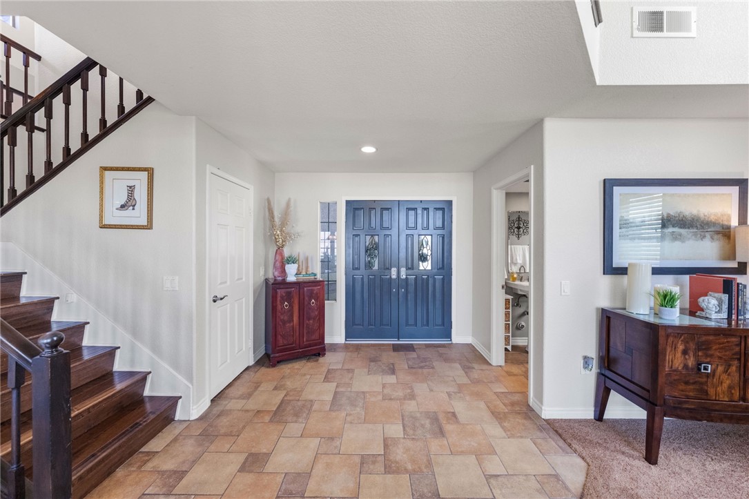 Detail Gallery Image 7 of 50 For 2929 Camellia Ct, Corona,  CA 92882 - 5 Beds | 2/1 Baths