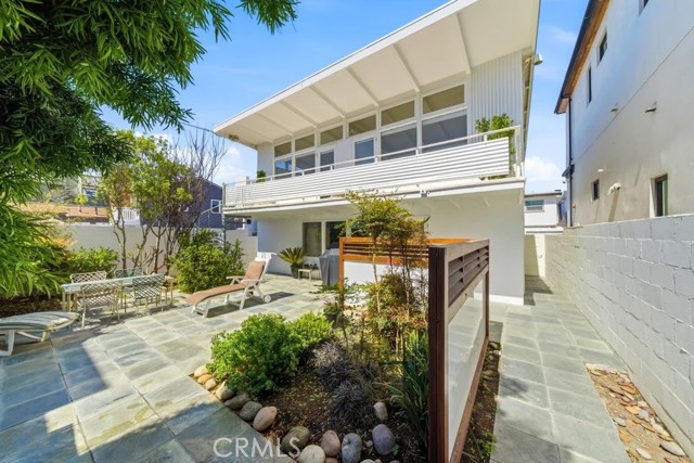 Front Image Thumbnail for CROC26067335