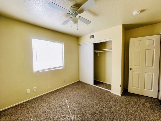 Detail Gallery Image 13 of 26 For 1942 Ivory Ave, Palmdale,  CA 93550 - 4 Beds | 2/1 Baths