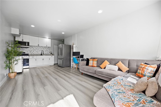 Detail Gallery Image 15 of 16 For 2210 Clyde, Los Angeles,  CA 90016 - – Beds | – Baths