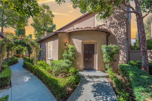 80 Great, Irvine CA: https://media.crmls.org/medias/dae7291b-65d7-4de0-aa64-43f3e8cc4de0.jpg