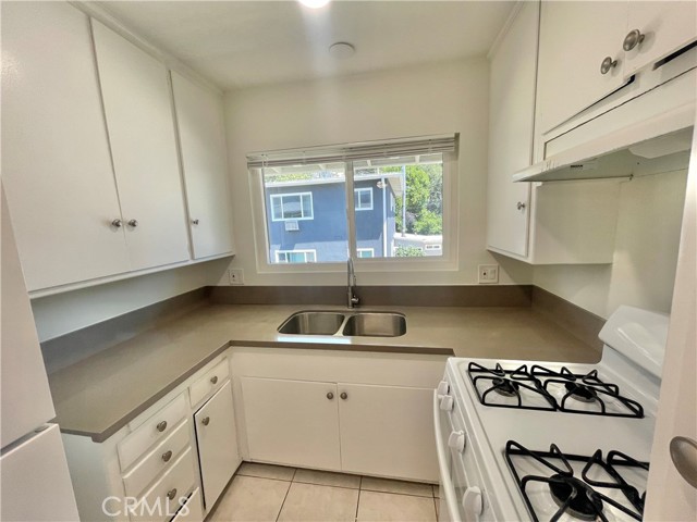 Detail Gallery Image 5 of 12 For 3123 Foothill Bld #08,  La Crescenta,  CA 91214 - 1 Beds | 1 Baths