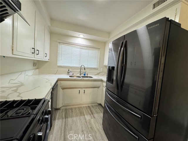 Detail Gallery Image 2 of 10 For 1881 Mitchell Ave #34,  Tustin,  CA 92780 - 2 Beds | 2 Baths