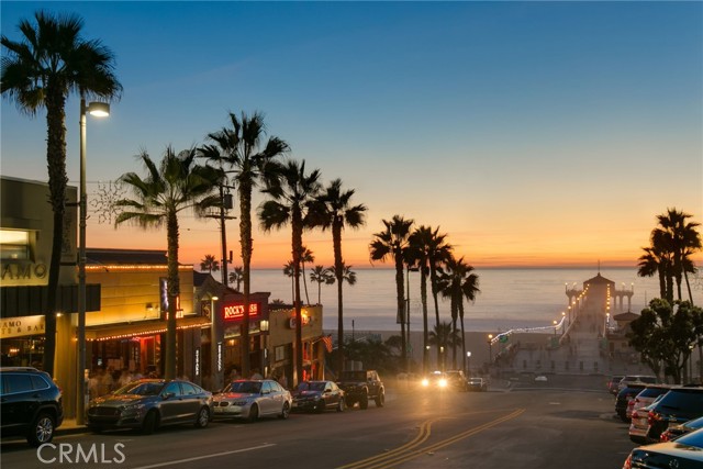 405 15th Street, Manhattan Beach CA: https://media.crmls.org/medias/dae8b7ba-a245-40a3-9e57-08ae8893c2db.jpg