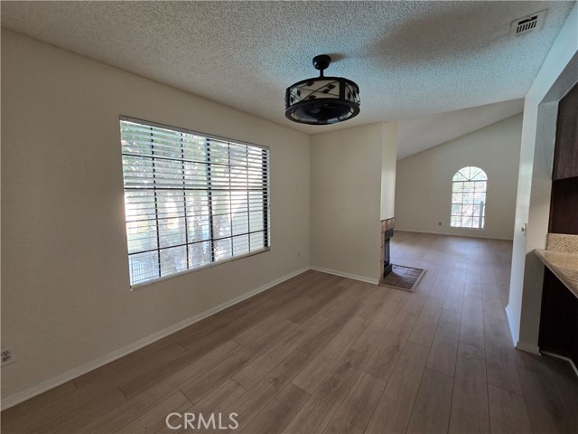 Detail Gallery Image 5 of 21 For 600 Central Ave #386,  Riverside,  CA 92507 - 3 Beds | 2 Baths
