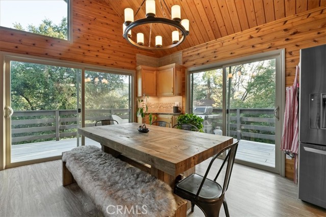 Detail Gallery Image 8 of 35 For 1021 Berne Dr, Crestline,  CA 92325 - 4 Beds | 3 Baths