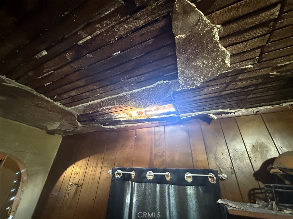 https://media.crmls.org/medias/dae9c238-c2d2-4eac-bc72-5dd03a59ff98.jpg?preset=X-Large