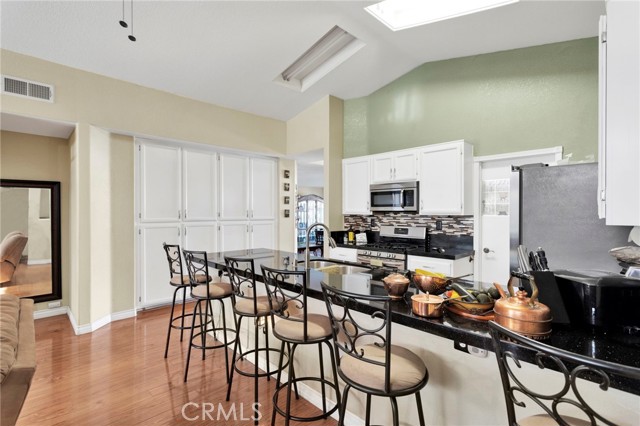 Detail Gallery Image 13 of 48 For 14405 Cedar, Hesperia,  CA 92344 - 4 Beds | 2 Baths