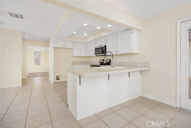 Detail Gallery Image 9 of 59 For 30449 Early Round, Canyon Lake,  CA 92587 - 3 Beds | 2 Baths