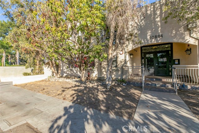 10894 Olinda Street, Sun Valley CA: https://media.crmls.org/medias/daeabb0b-124d-4a65-94fc-44958f7711e3.jpg