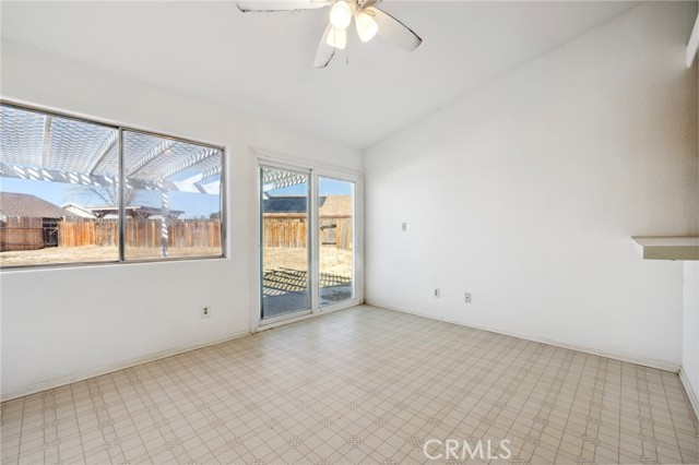 3112 Echo Drive, Rosamond CA: https://media.crmls.org/medias/daeb0aa1-5c47-4975-bc66-0db375a5290a.jpg