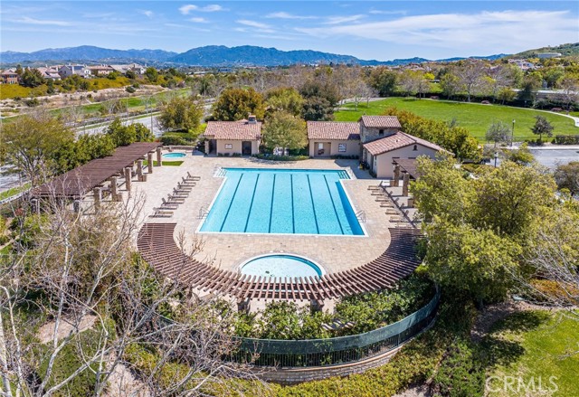 26941 Redwood Bluff Lane, Valencia CA: https://media.crmls.org/medias/daed8d3e-84cb-42f0-a235-72837c352ccb.jpg