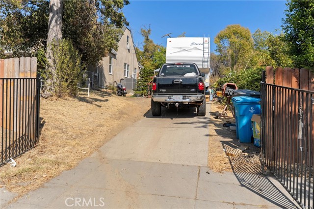 1225 Floral Avenue, Oroville CA: https://media.crmls.org/medias/daedc08a-8ff0-4946-8c02-df0688d22a07.jpg