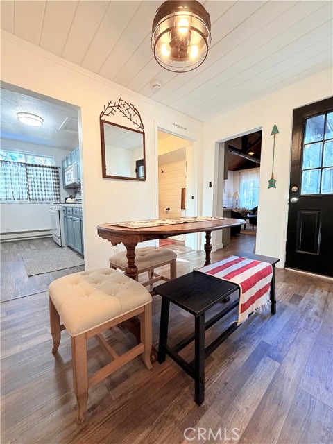 Detail Gallery Image 25 of 51 For 926 Kuffel Canyon, Lake Arrowhead,  CA 92385 - 2 Beds | 1 Baths