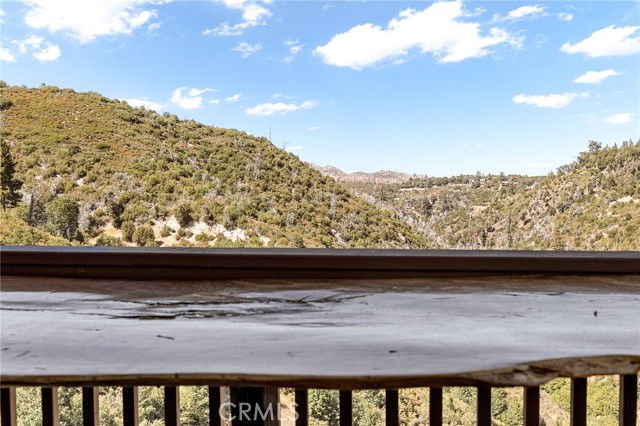 Detail Gallery Image 15 of 36 For 949 Trinity Dr, Lake Arrowhead,  CA 92352 - 3 Beds | 2/1 Baths