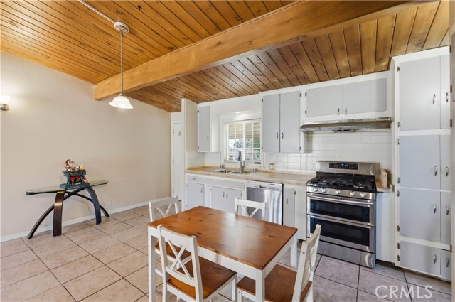 Detail Gallery Image 7 of 43 For 12055 Douglas, Yucaipa,  CA 92399 - 4 Beds | 2 Baths