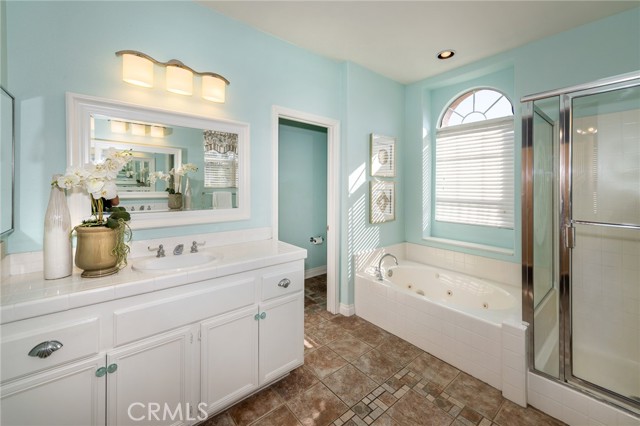 Daf0c0e5 Bbe5 47cf B6e1 F0c0fe0177ce