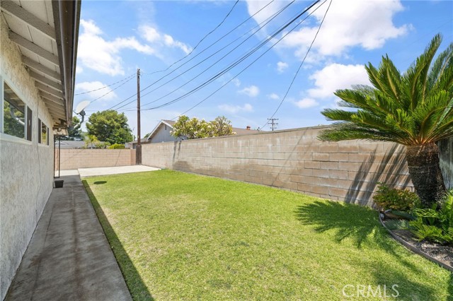 16409 Amber Valley Drive, Whittier CA: https://media.crmls.org/medias/daf12606-5356-4459-96da-12aa00068325.jpg