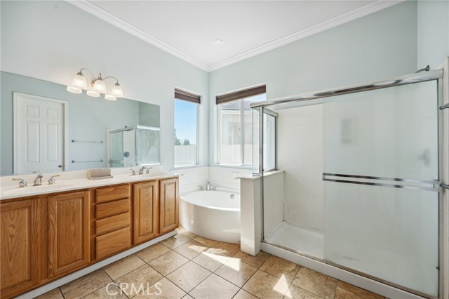 10237 Cotoneaster Street, Apple Valley CA: https://media.crmls.org/medias/daf1c7f4-61d3-497a-b546-631fd43be97c.jpg