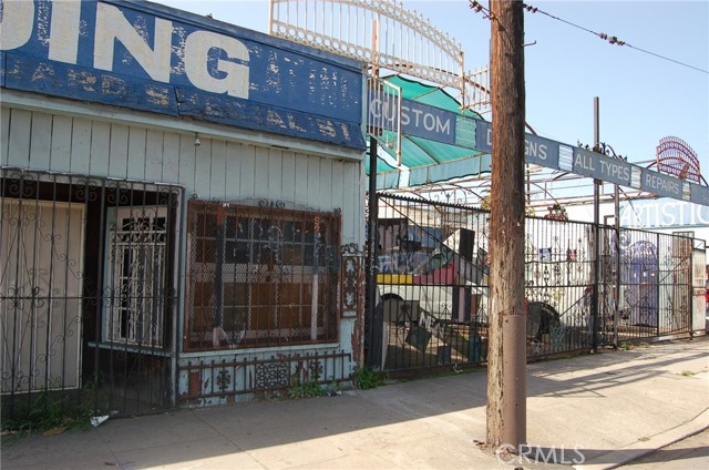 Image 4 of 7 For 1442 Slauson Avenue