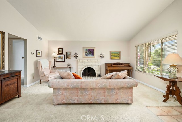 31121 Via Santo Tomas, San Juan Capistrano CA: https://media.crmls.org/medias/daf273f9-d6aa-40b5-ba11-50ac4fd103ce.jpg