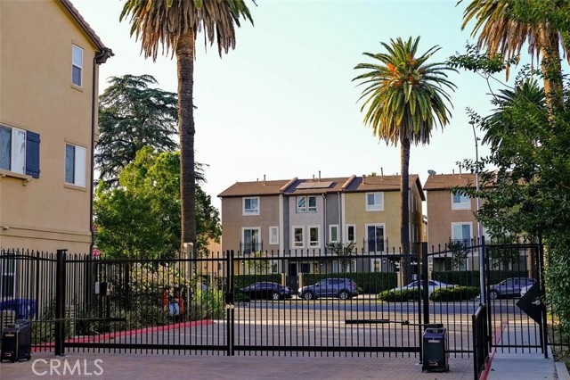 Detail Gallery Image 18 of 20 For 14700 Sherman, Van Nuys,  CA 91405 - 4 Beds | 3/1 Baths