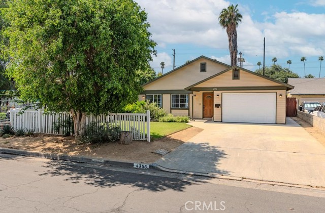 4356 Gardena Drive, Riverside CA: https://media.crmls.org/medias/daf33527-b924-4af0-b897-eab354fd75ea.jpg