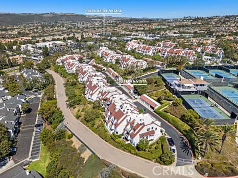 https://media.crmls.org/medias/daf3cef4-a009-4a1b-ba2a-474bd7320693.jpg?preset=X-Large