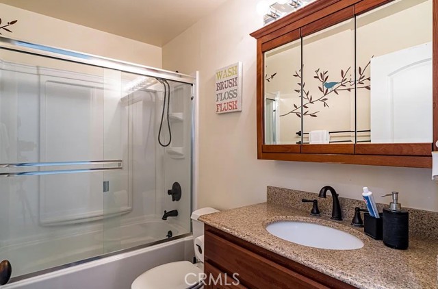 7101 Fallbrook Avenue, West Hills CA: https://media.crmls.org/medias/daf4106c-b133-4fcc-a7be-4b04b70fdac2.jpg