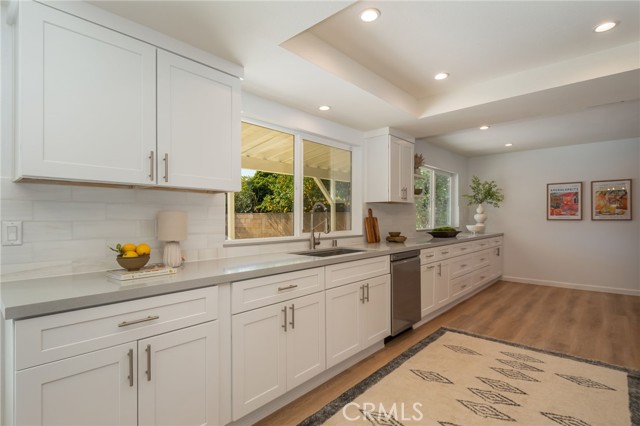 Detail Gallery Image 9 of 32 For 19828 Lull, Winnetka,  CA 91306 - 4 Beds | 3 Baths