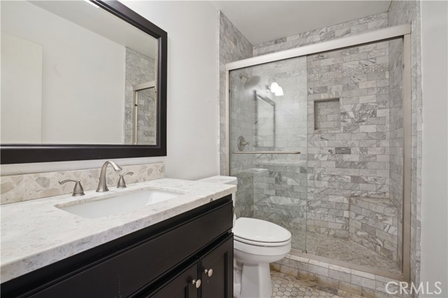 1027 W Rainbow Falls Way, Orange CA: https://media.crmls.org/medias/daf42e0b-b97c-40e8-9580-955a74aab6d1.jpg