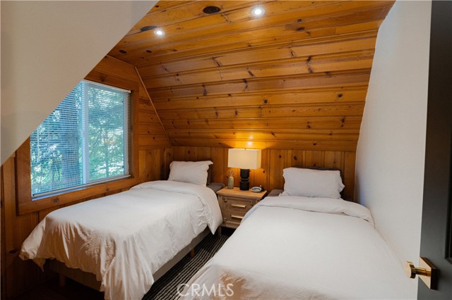 761 Arrowhead Villa Road, Lake Arrowhead, CA 92352