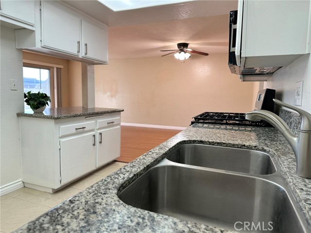 Detail Gallery Image 6 of 20 For 16970 Marygold Ave #30,  Fontana,  CA 92335 - 2 Beds | 2 Baths