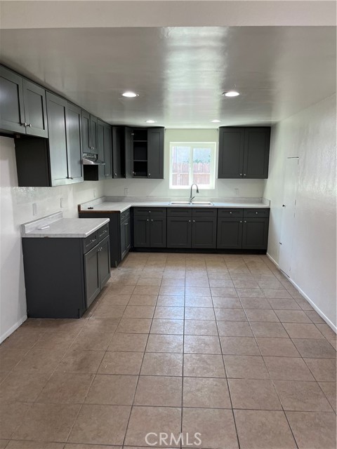 Detail Gallery Image 3 of 33 For 1257 Velasco, Los Angeles,  CA 90023 - 4 Beds | 1 Baths