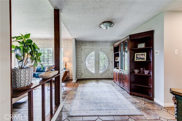5802 Lakehaven Way, Yorba Linda CA: https://media.crmls.org/medias/daf6e052-a98c-4f15-98f3-a3180a1402ea.jpg