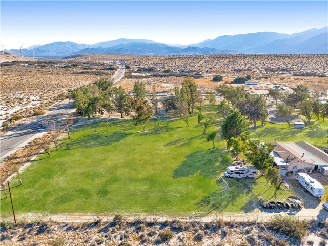 Detail Gallery Image 8 of 21 For 20555 Mountain View Rd, Desert Hot Springs,  CA 92241 - 3 Beds | 2 Baths