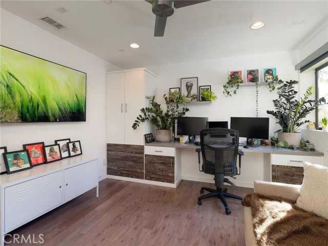 Detail Gallery Image 28 of 33 For 119 E Walnut Ave, El Segundo,  CA 90245 - 3 Beds | 2/1 Baths