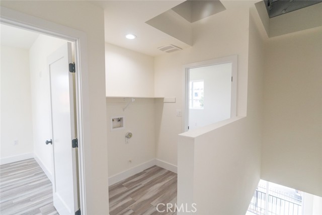 Detail Gallery Image 36 of 42 For 443 N Harvard Bld, Los Angeles,  CA 90004 - 3 Beds | 3 Baths