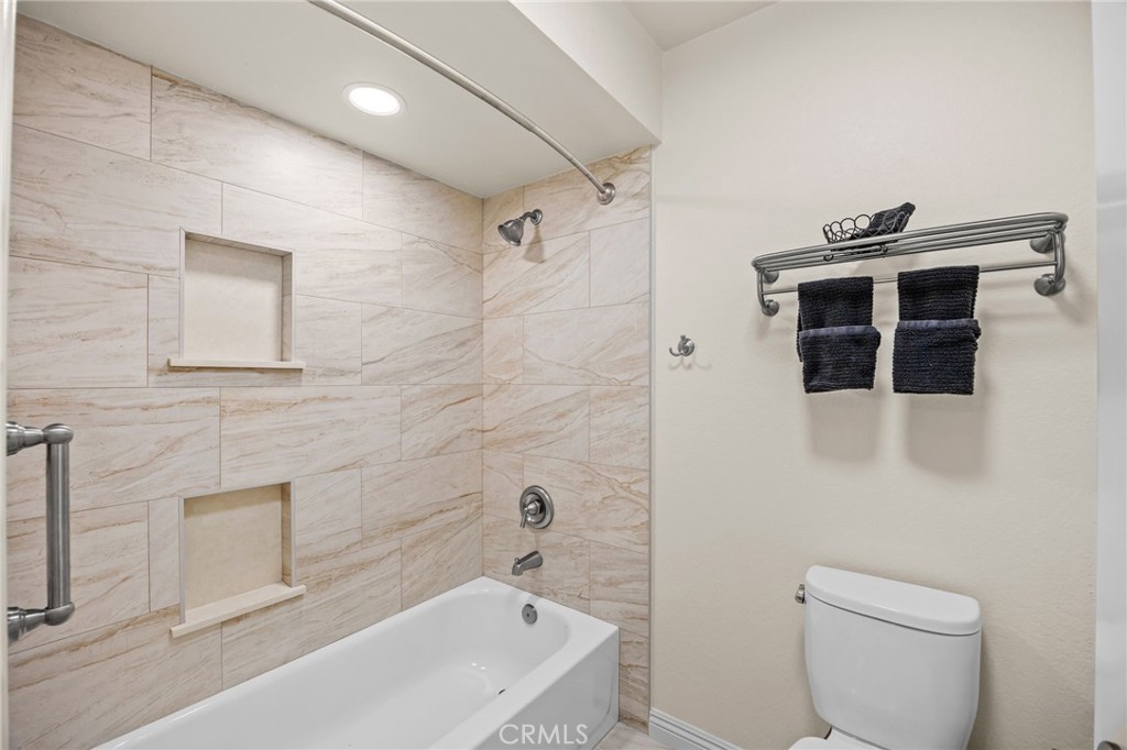 MLS #OC25161685 img 22